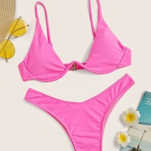V-wire cheeky bikini